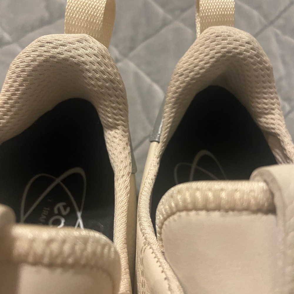 Ecco Size 40 9 9 1/2 Gore-Tex Beige and Gray Sneakers - Picture 11 of 13